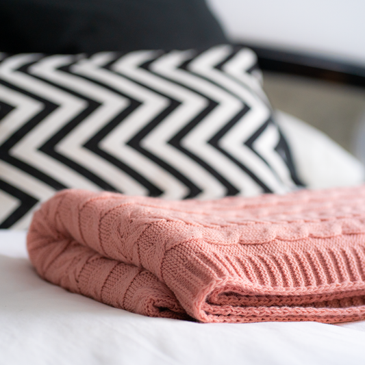 PINK LAUREL TRICOT BLANKET